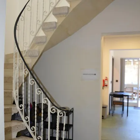 Ivy - Modern Townhouse Apartman