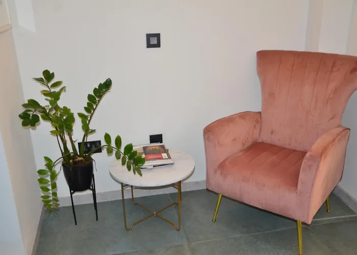 Ivy - Modern Townhouse * Paola