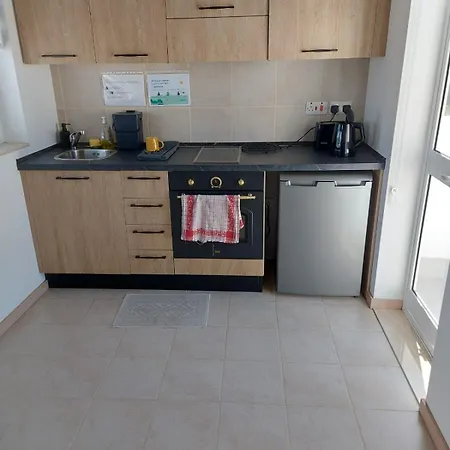 Ivy - Modern Townhouse Paola