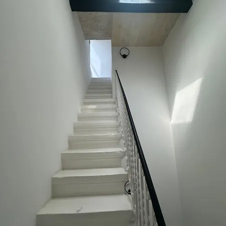Ivy - Modern Townhouse باولا