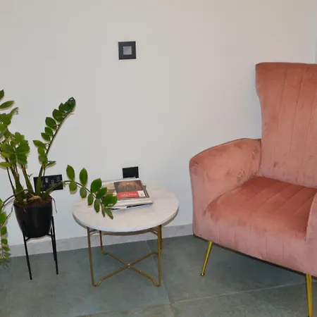 Ivy - Modern Townhouse * パオーラ