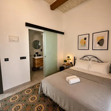 Ivy - Modern Townhouse * Paola