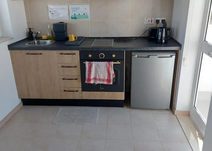 Ivy - Modern Townhouse Paola