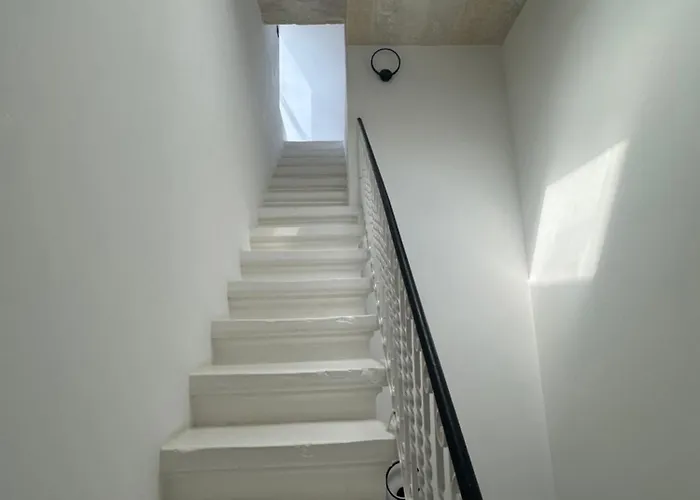 Ivy - Modern Townhouse Paola